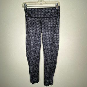 VINEYARD VINES 'Performance Camoflauge' Reversible Leggings with Whale Print